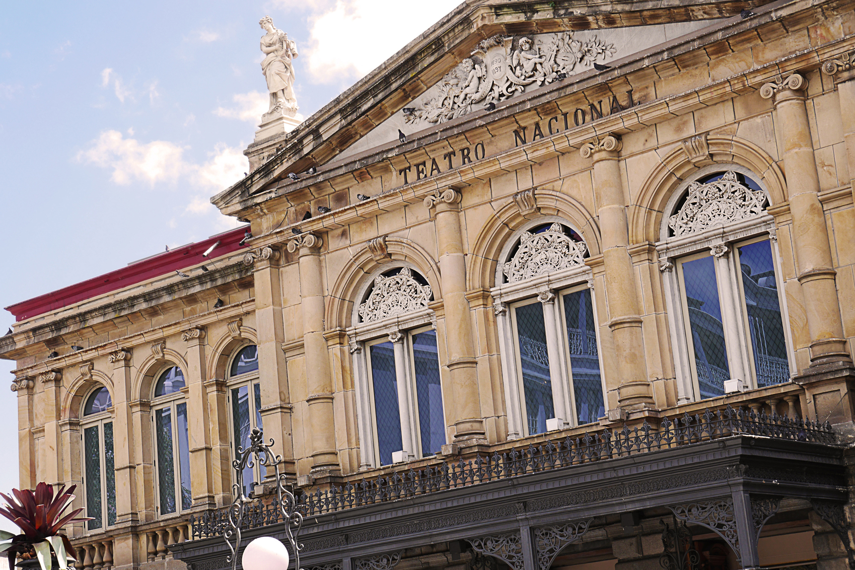 Costa Rica San-Jose-www.istockphoto.comgbphotonational-theater-in-san-jose-costa-rica-gm478415000-67231335-aceshot