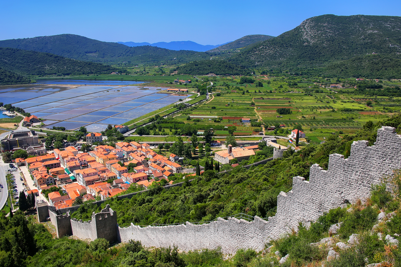 A stone wall on the side of a hill in Croatia.