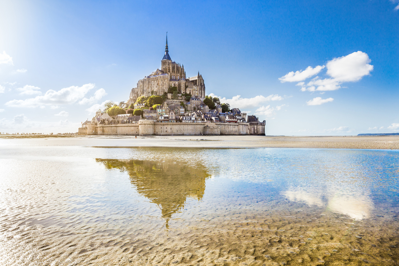 Beautiful Castles in France RS10003_BestOfFrance-Hero-492943036(1)-lpr © bluejayphoto