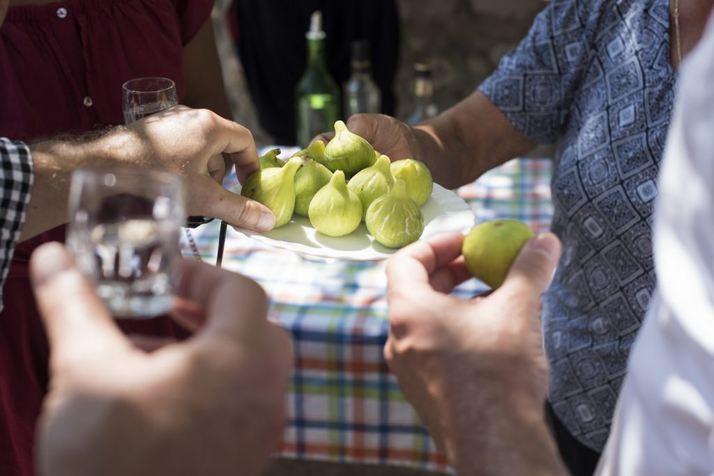 Figs on an Osojnik plate.