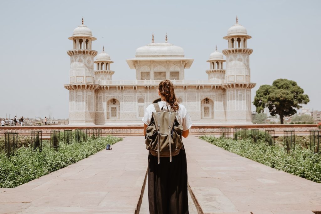 Dress modestly at religious sites in India