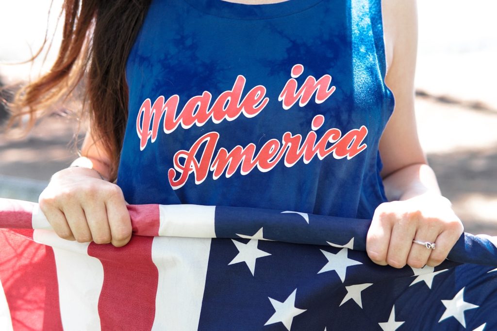 Go from cowboy boots in Texas to sportswear in Chicago - anything goes when it comes to what you wear on your trip to the USA