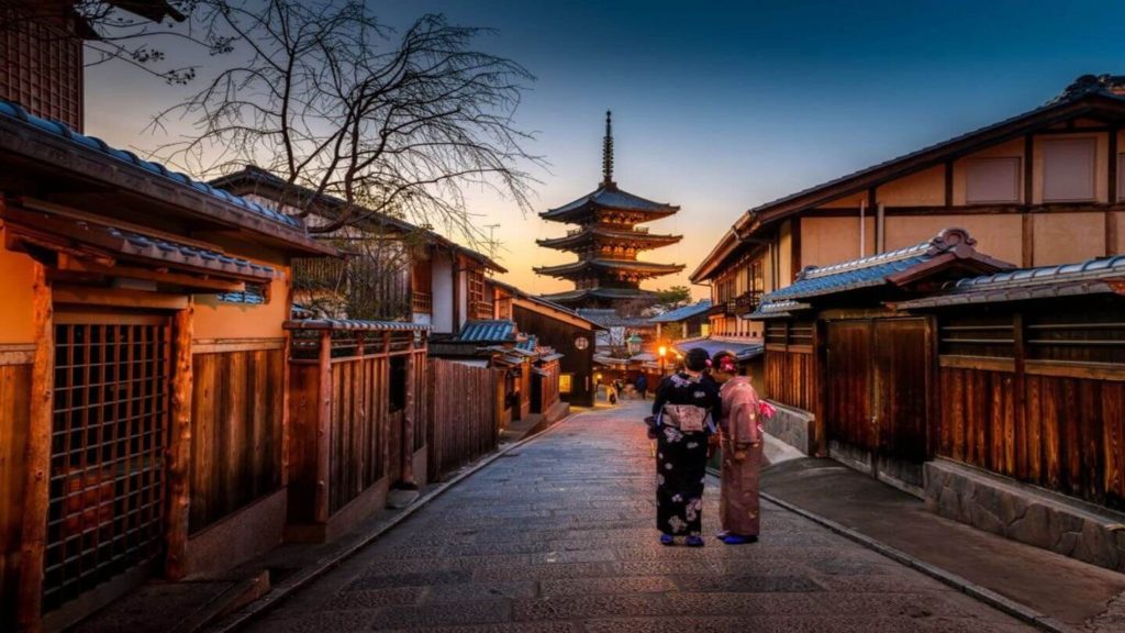 two women in Kyoto Japan travel with friends