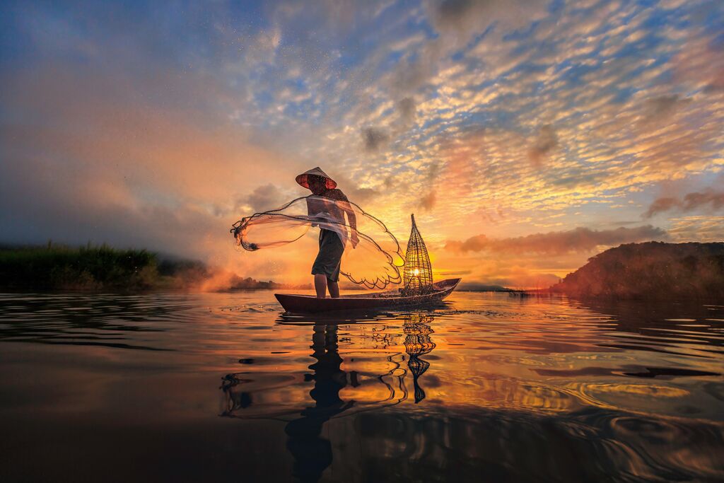 Vietnam fisherman on boat