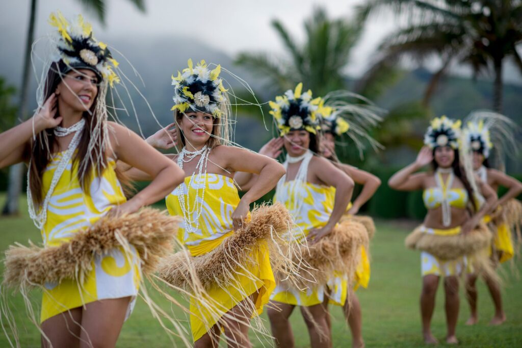luau dancers in hawaii