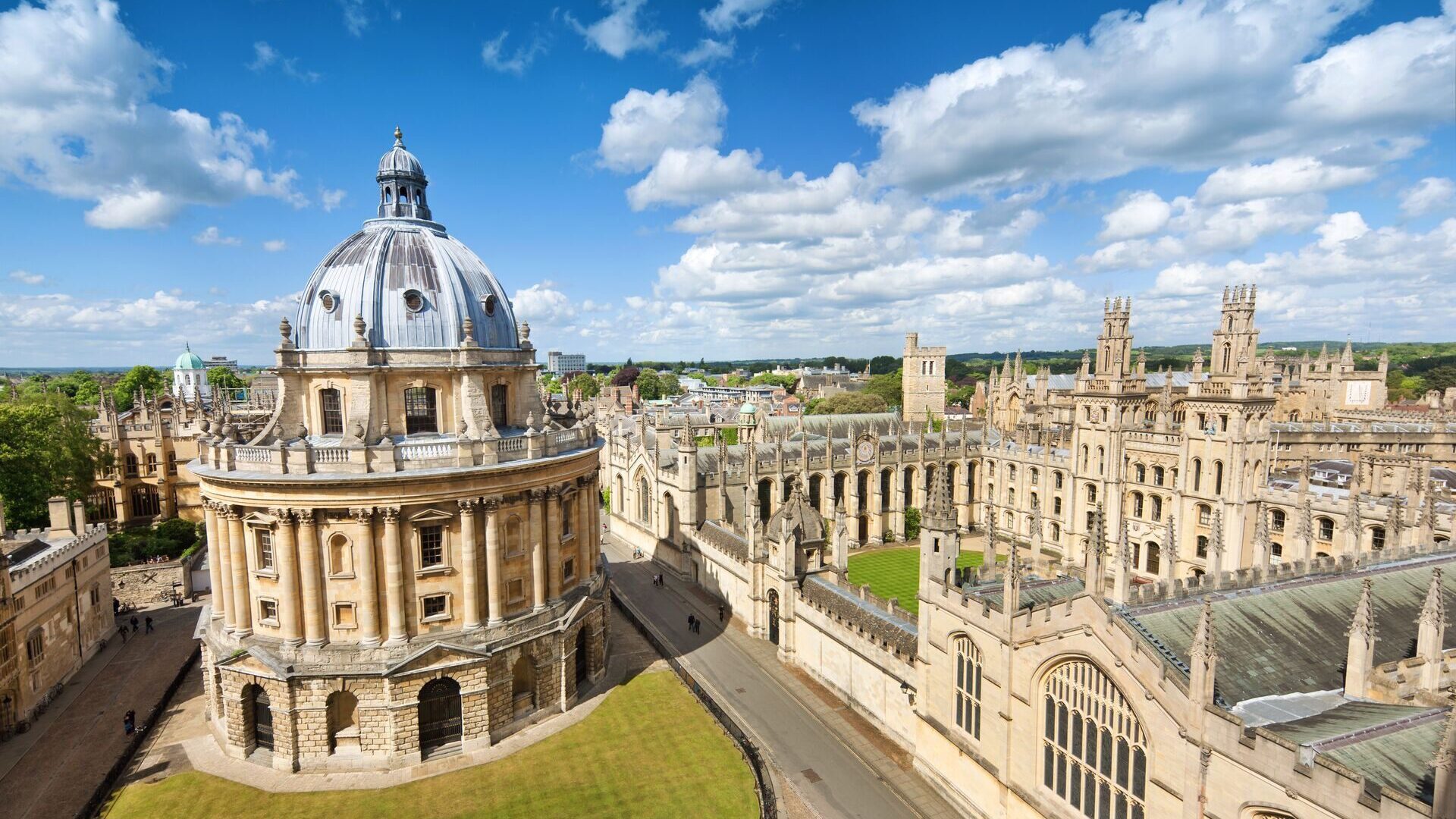 aerial view of oxford radcliffe camera