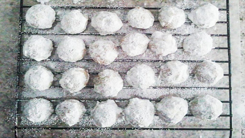 russian tea cakes popular christmas foods