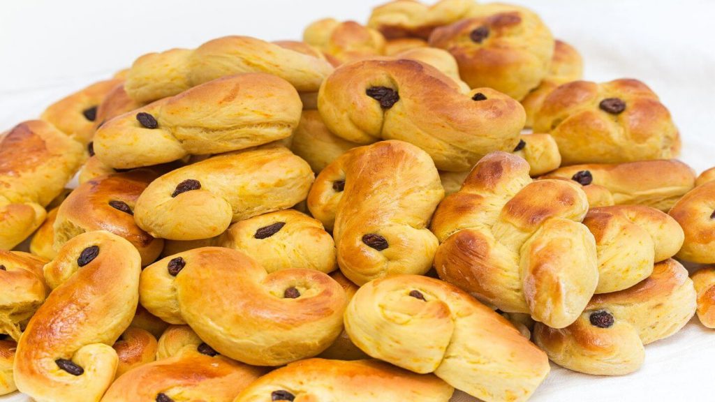 saffron buns Sweden popular christmas foods