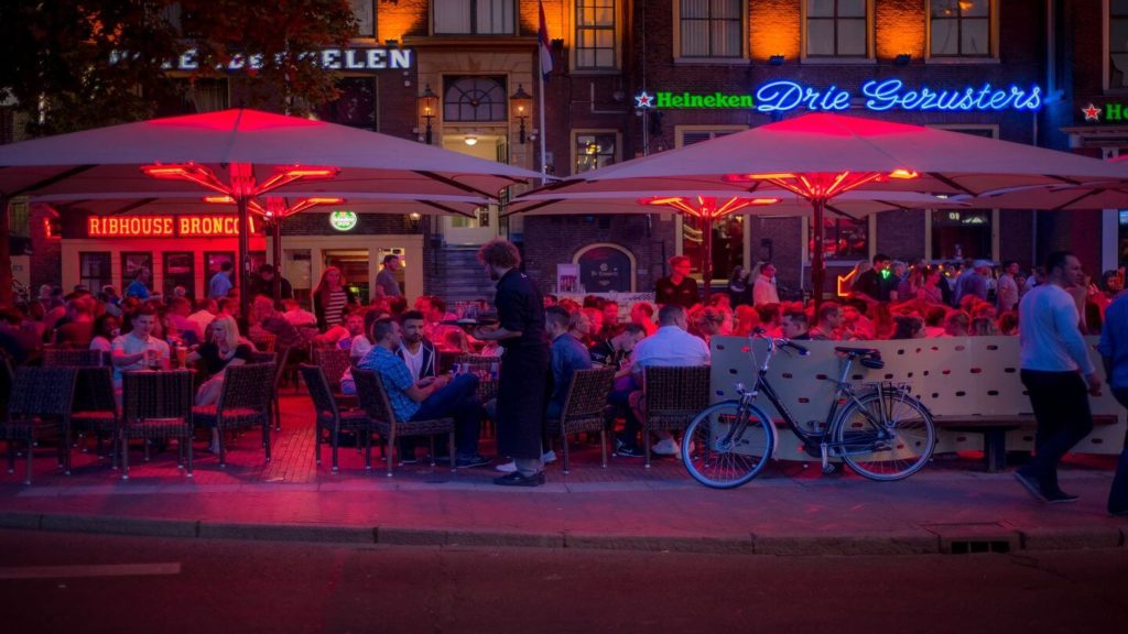people drinking at the Drie Gezusters pub Netherlands