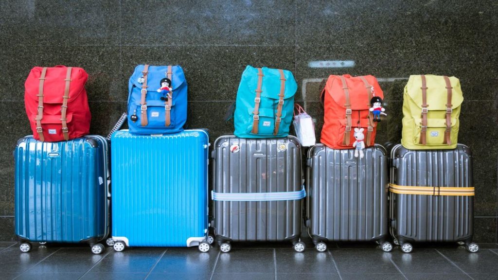 bright coloured luggage frequent flyer tips