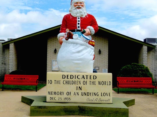 statue of santa claus in santa claus indiana